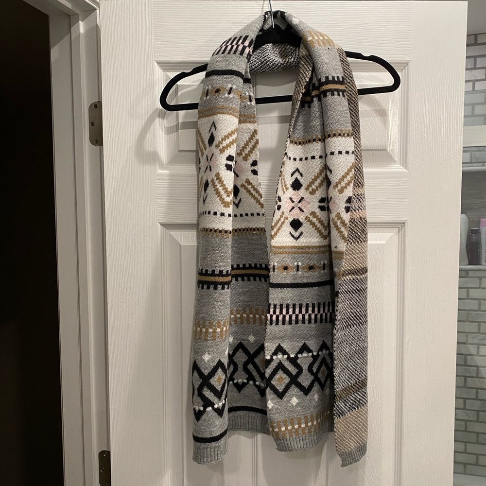 Old Navy sweater knit scarf